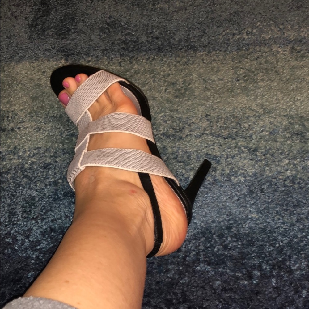 heels black and white